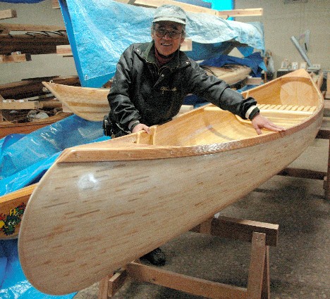 Man Makes a Canoe from Recycled Bamboo Chopsticks