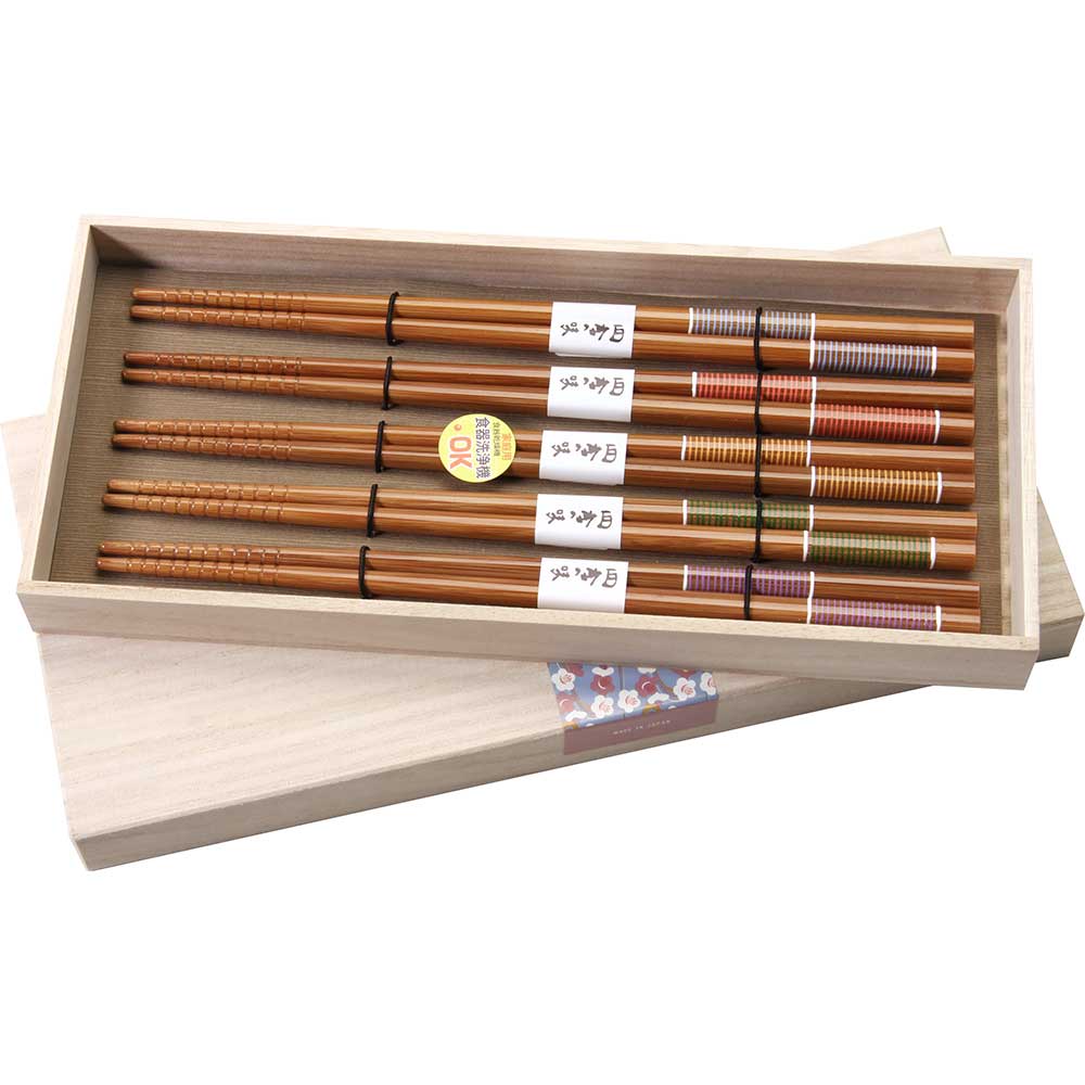 LIGHT BROWN WOODEN CHOPSTICKS (PAIR)